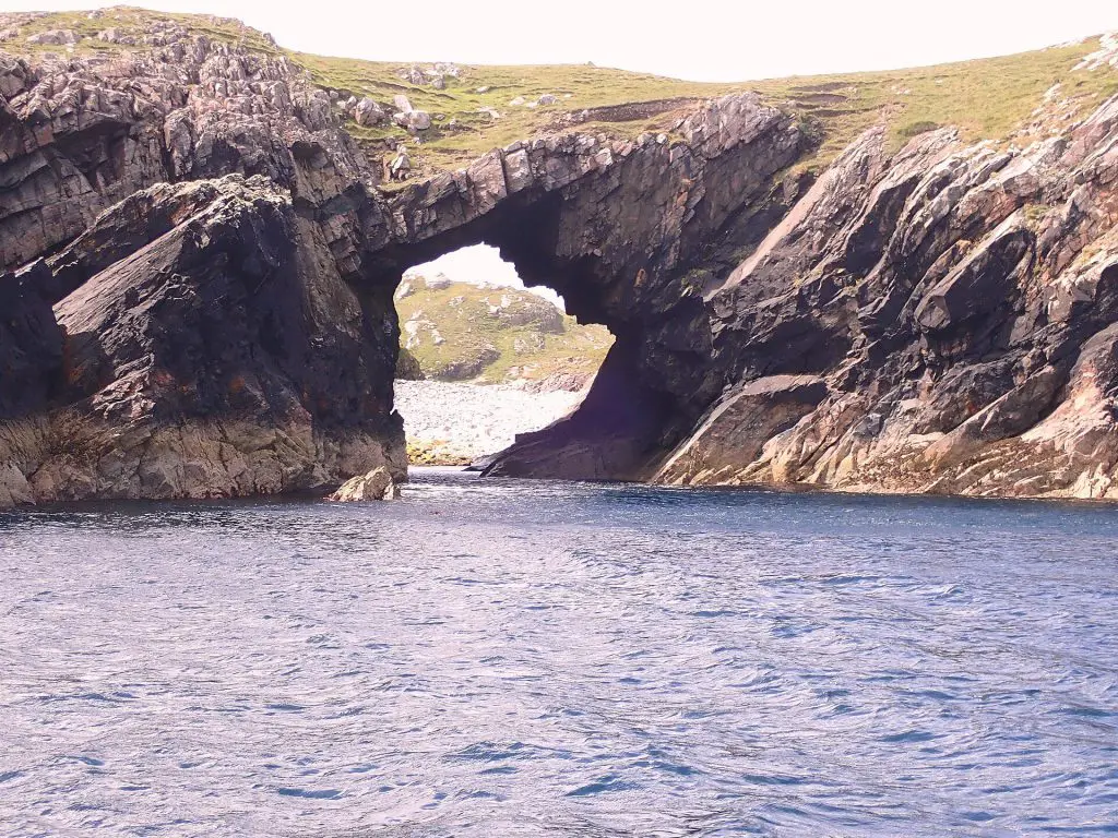 Pabaigh Mòr: Natural Arch on Pabaigh Mòr