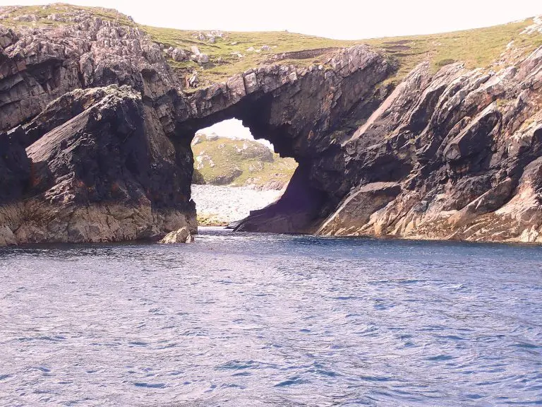 Pabaigh Mòr: Natural Arch on Pabaigh Mòr