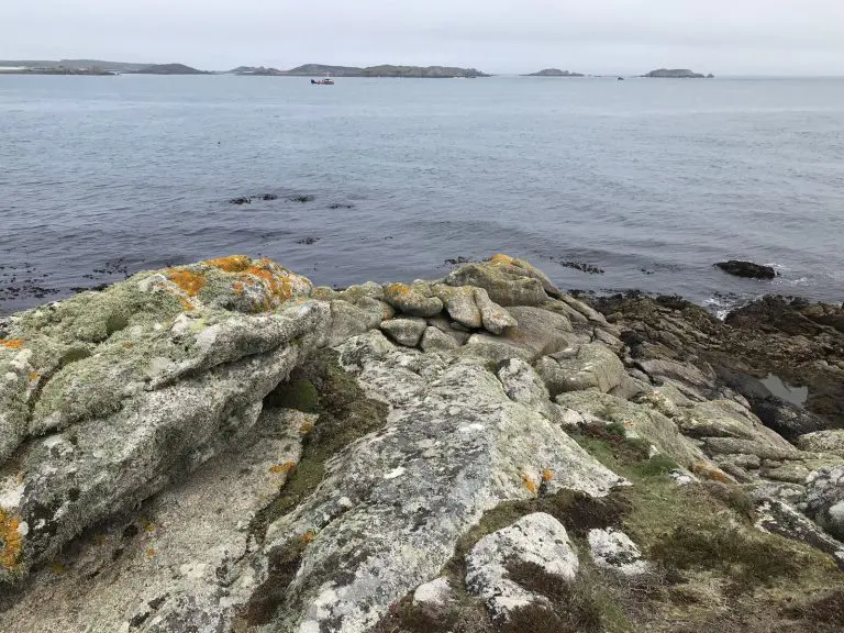 Toll's Island: Rocks near Pellew's Redoubt