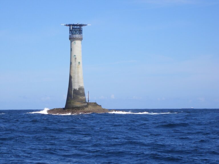 Wolf Rock Lighthouse, Wolf Rock